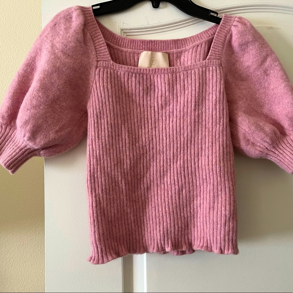 By TiMo brand. Soft pink extra fine merino wool top.